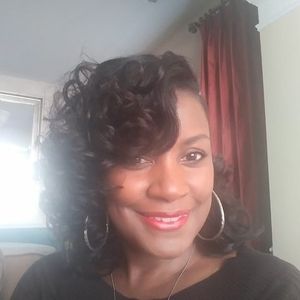 Meet your Posher, Elisa